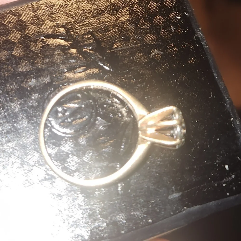 Vintage Solid Gold Diamond  Ring - Picture 5 of 16